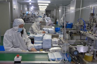 江西进贤19家医用口罩企业日产46万只提前复产，全力保障防疫物资供应